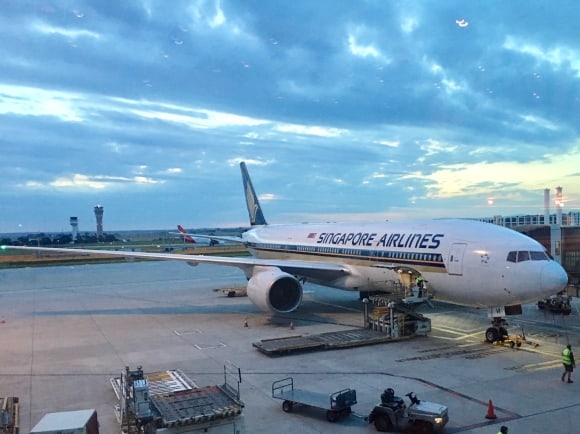 Singapore Airlines 777 in Melbourne