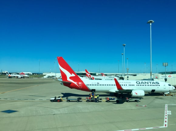 Qantas 737 at BNE airport