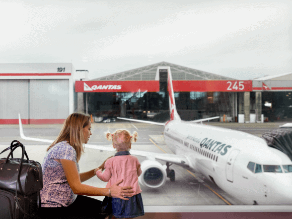 Qantas Club 737 children