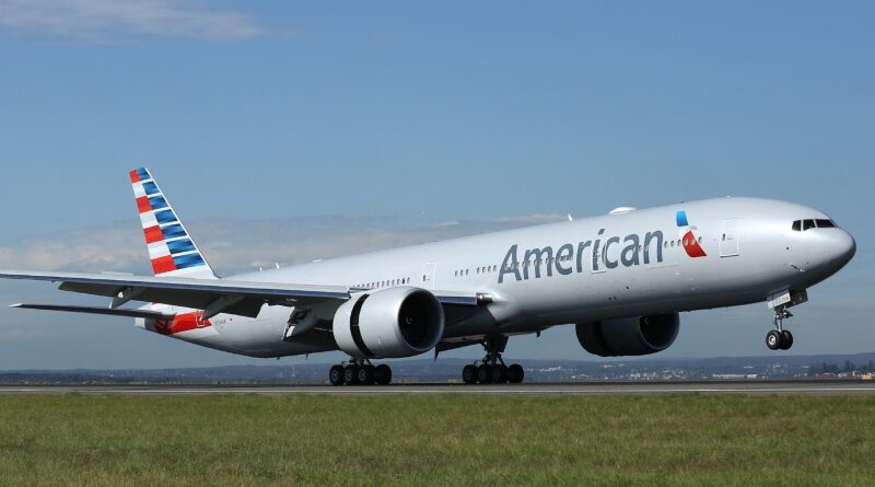 American Airlines 777 landing at Sydney Airport