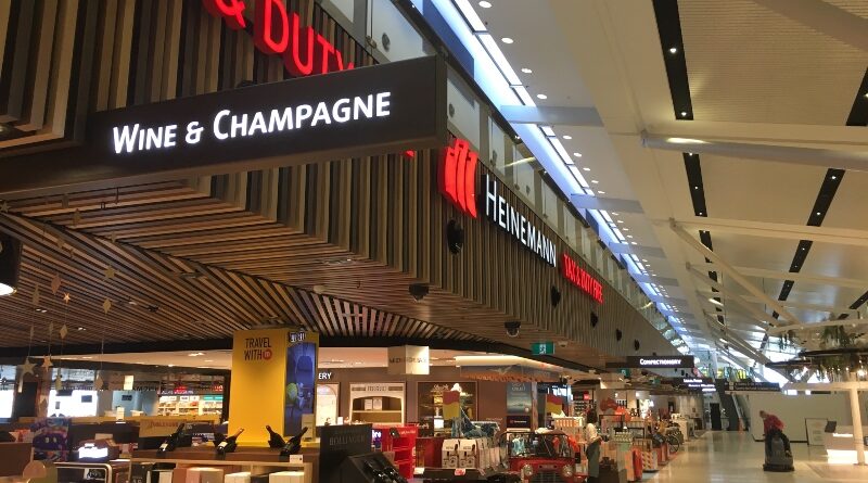 Duty free store at Sydney Airport T1