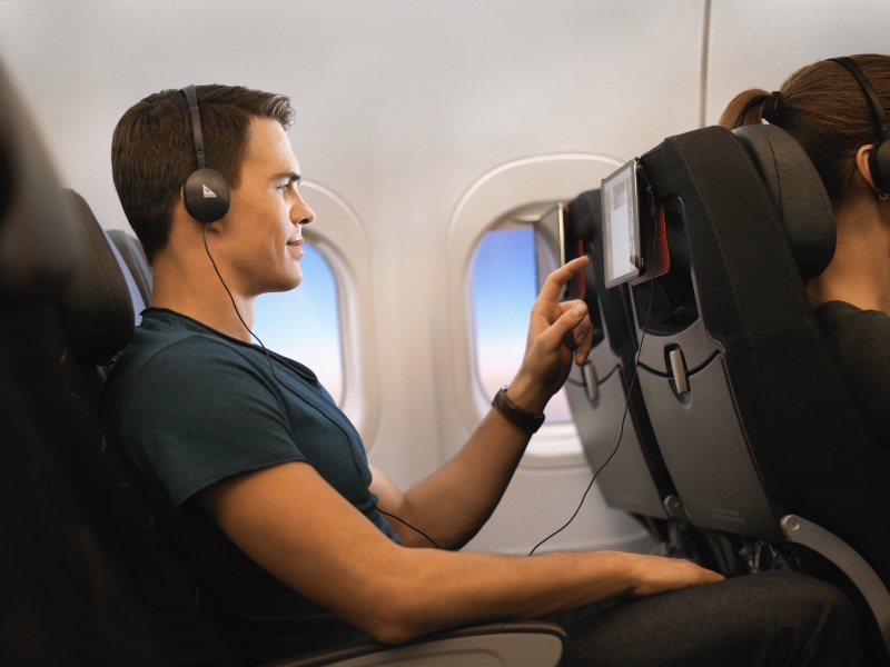 QantasLink Boeing 717 Economy Class with iPad IFE