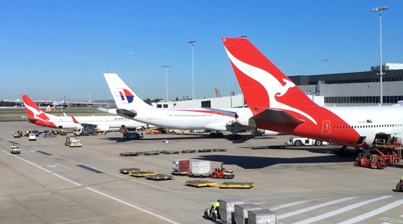 Qantas and Malaysia Airlines planes