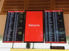 Many Qantas flights cancelled