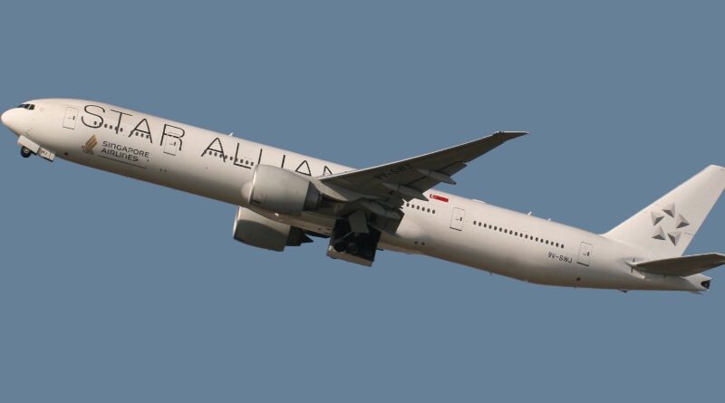 Singapore Airlines 777 in Star Alliance livery
