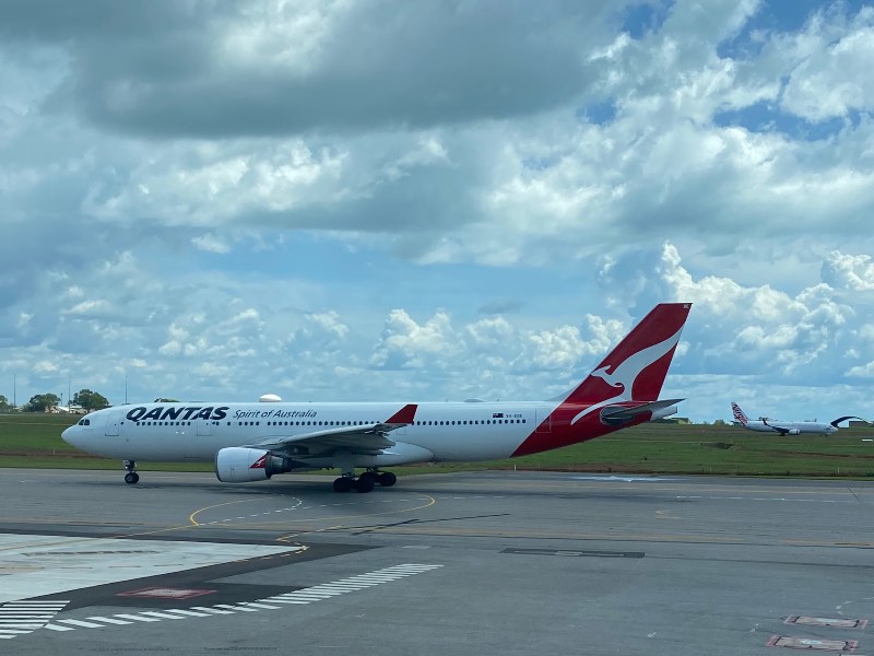 Qantas A330 and a Virgin Australia 737 at Darwin Airport
