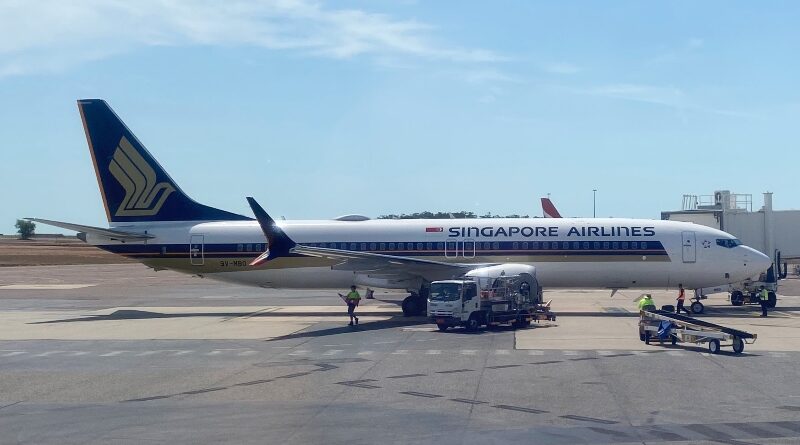 Singapore Airlines Boeing 737-8 MAX at Darwin Airport