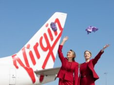 Virgin Australia cabin crew and a Boeing 737