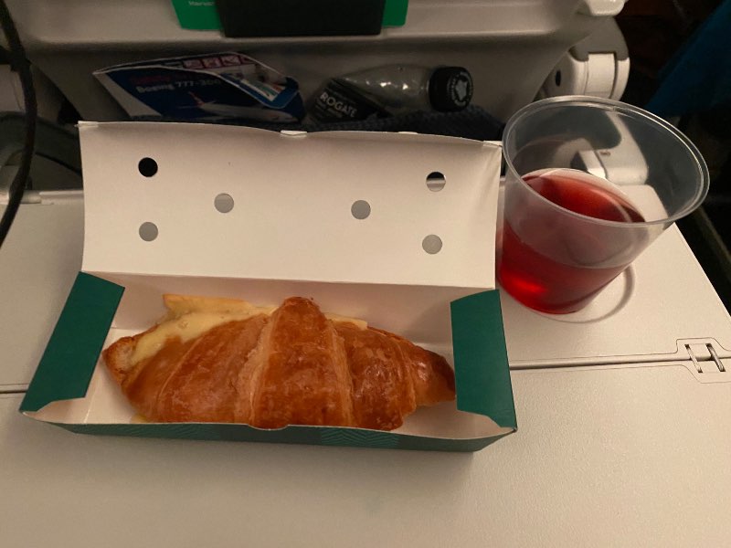 Croissant for breakfast in Economy Class on BA15