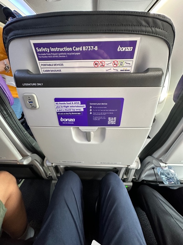 Bonza legroom in an Economy middle seat