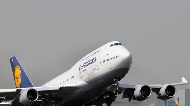 A Lufthansa Boeing 747-400