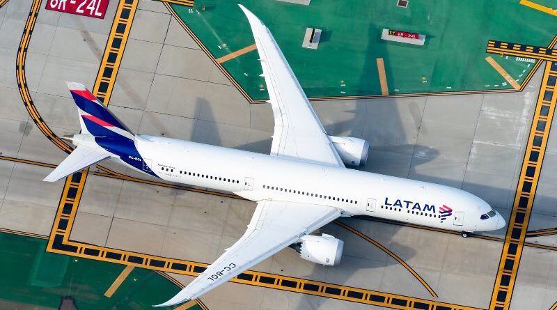LATAM Airlines Boeing 787-9 at Los Angeles Intl Airport