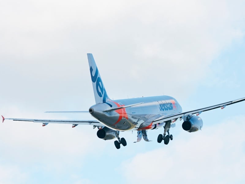 A Jetstar Airbus A320 takes off