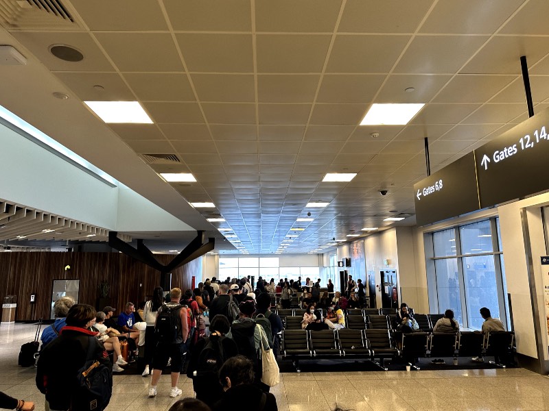 Qantas Melbourne international boarding queue