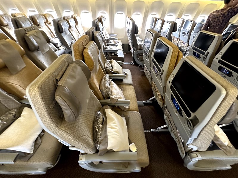 Singapore Airlines Boeing 777-300ER Economy seats