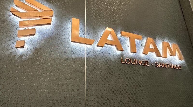 Qantas Gold, Platinum & Platinum One frequent flyers can use the LATAM Premium Lounge in Santiago when flying LATAM Airlines