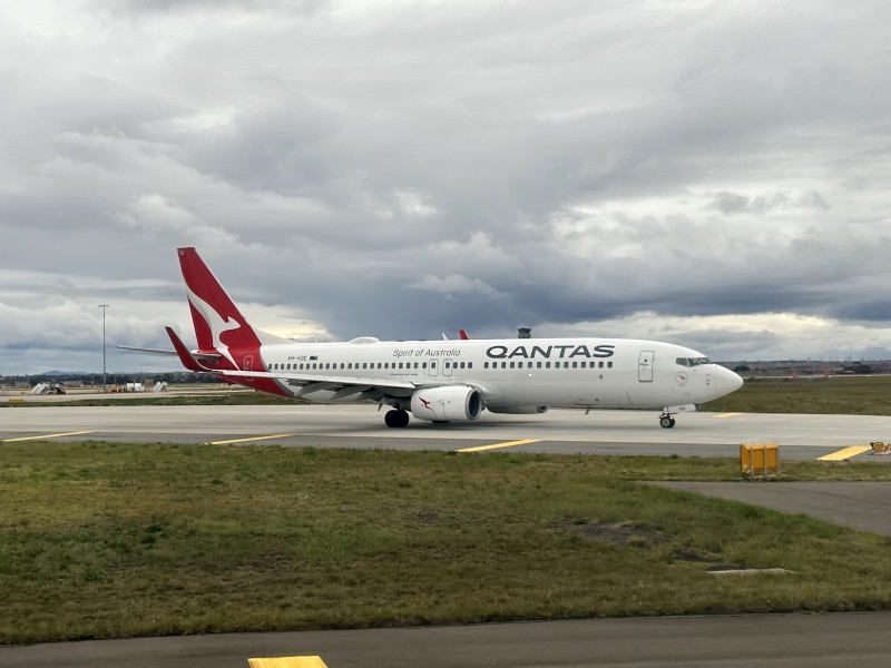Qantas Boeing 737-800 at Melbourne Airport