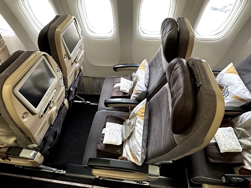 Etihad Boeing 777-300ER Economy Class seats