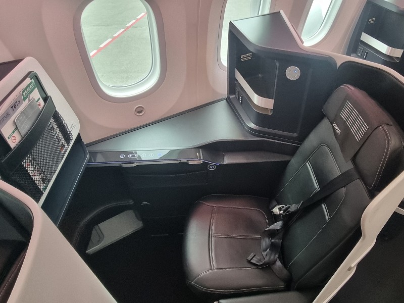 ZIPAIR Boeing 787 Business Class seat