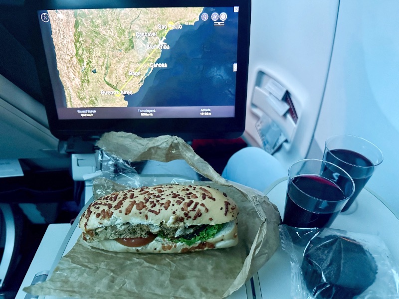 Sandwich, muffin and drinks served in Turkish Airlines Economy Class on TK15 between GRU-EZE