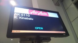 AirAsia KLIA2 Gate board.jpg