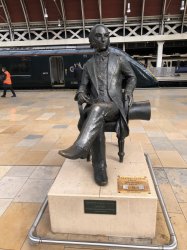 Cardiff Brunel statue.jpg