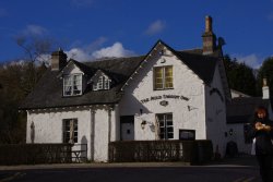 The Auld Smiddy Inn, Cumbernauld, Scotland.jpg