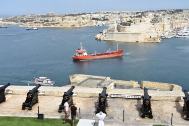 06-11d2.jpg