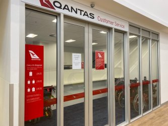 qantas-customer-service-counters-closed-cns.jpg