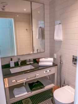HEL Hotel bath.jpg