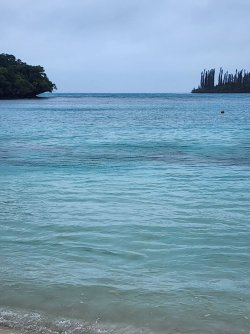 Isle de Pins bay2.jpg