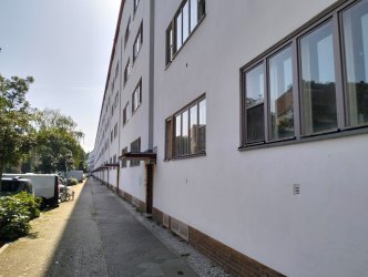 s24.jpg