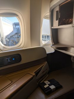 sqcabin.MP.jpg sqcabin.MP.jpg