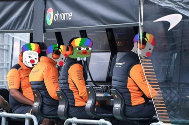 Mclaren-Pit.jpg