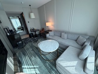 Lounge2.jpg