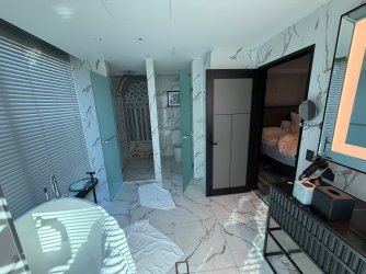 Bathroom2.jpg