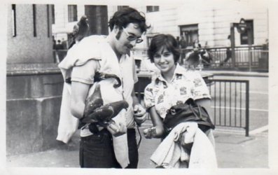 1976 London Trafalgar Square001.jpg