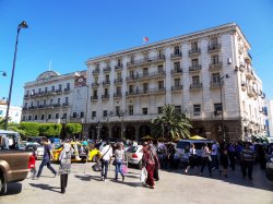 Tunis Place de la France 1.jpg