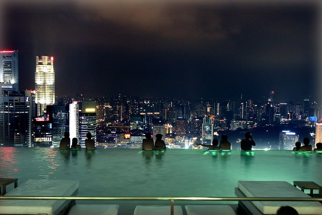 skyparkpool2.jpg