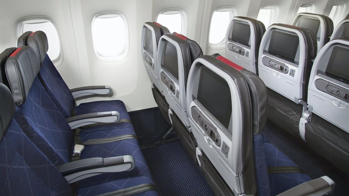 liveandletsfly.com