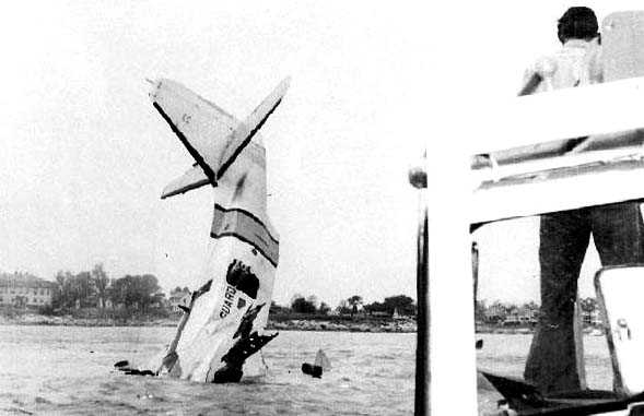 HU-16_1278-crash-tail.jpg