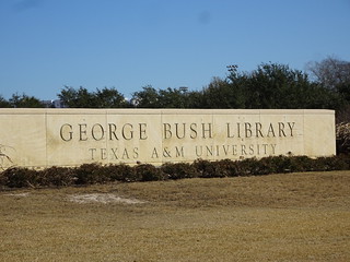 27897522109_88d4aa77ab_n.jpg