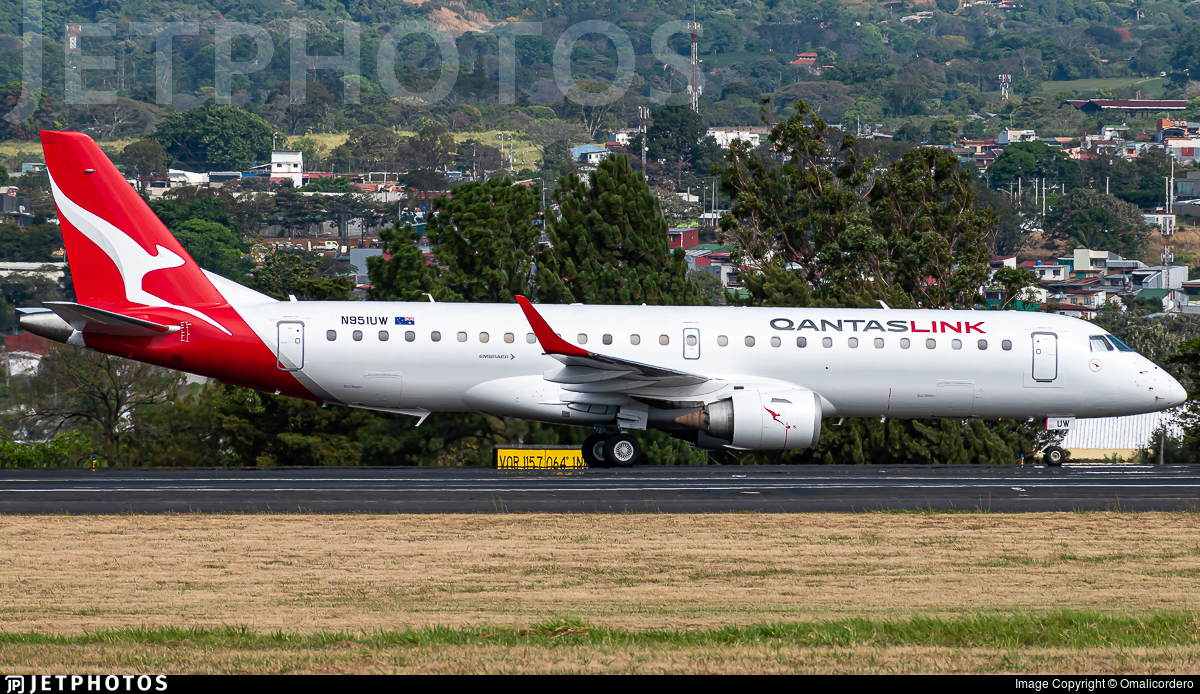 www.jetphotos.com
