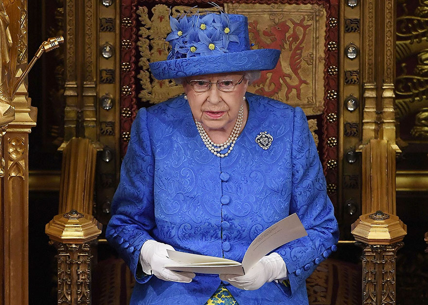 queen-speech-brexit-trolling-prime-minister-united-kingdom-594b778562529__880.jpg