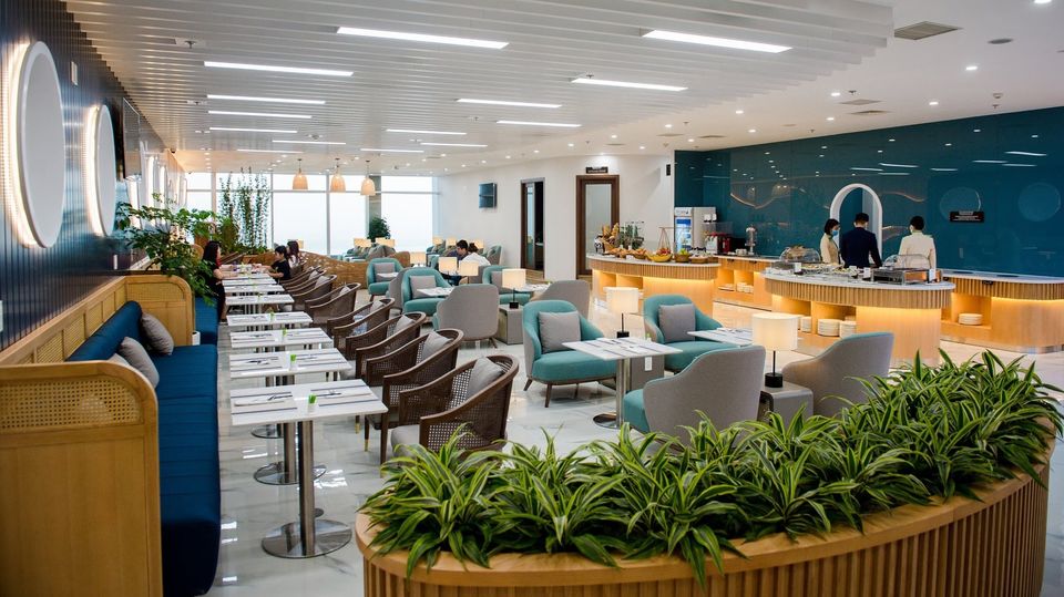 Enjoy a visit to Bamboo Airways lounges as a prime perk of a Bamboo Club Diamond or First status match.