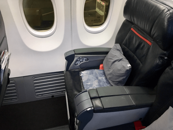 Turkish Airlines Boeing 737-800 Business Class seat
