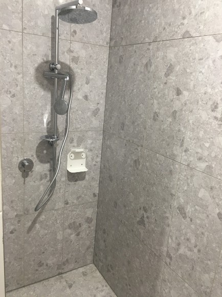 Virgin Lounge shower suite