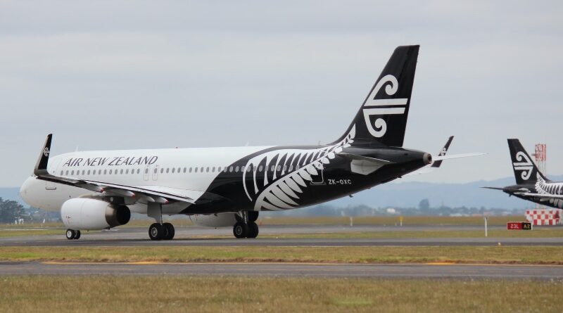 Air New Zealand A320 at Auckland Airport