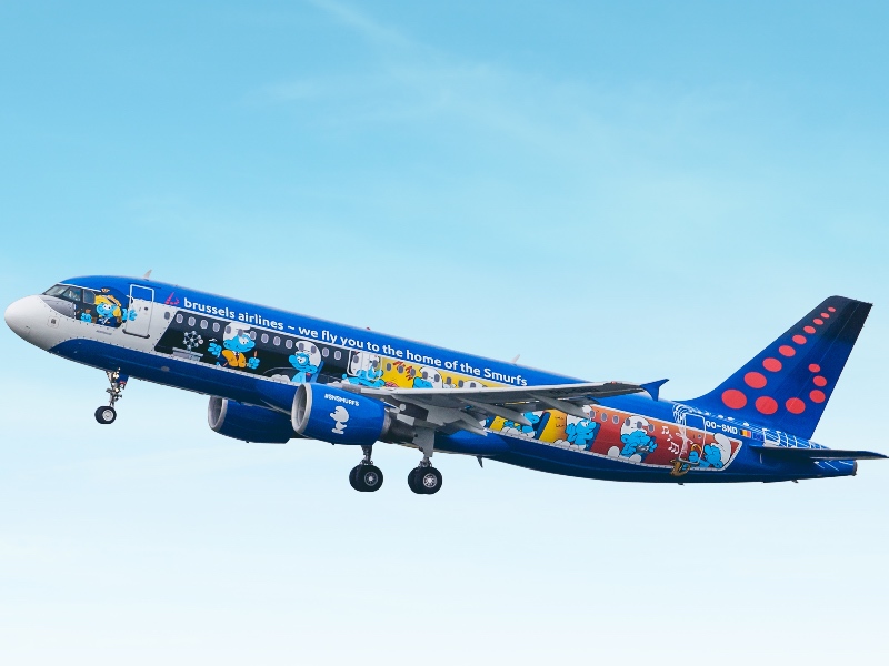 Brussels Airlines A320 in Aerosmurf livery