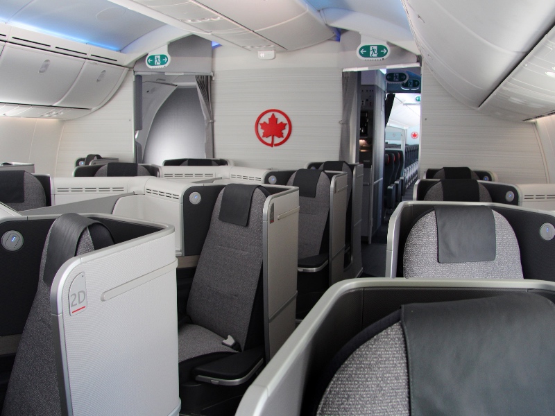 Air Canada Dreamliner Business cabin